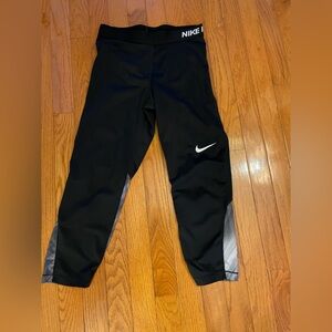 Nike
3/4 leggings
Medium